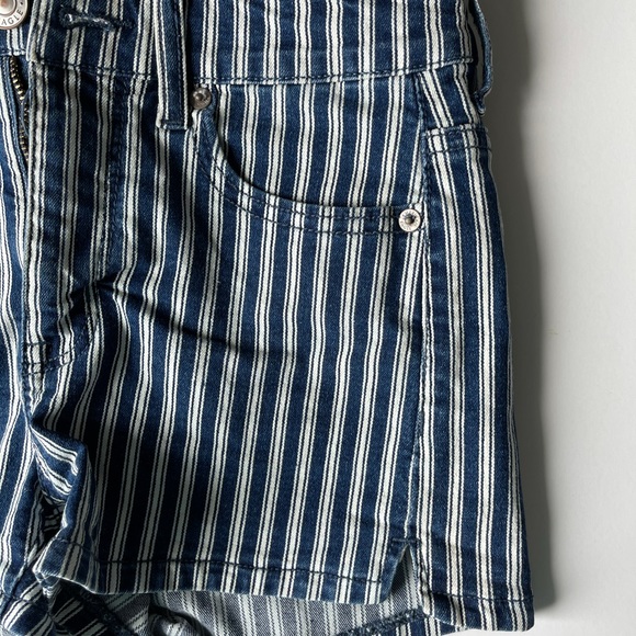American Eagle Striped Shorts - Picture 2 of 5